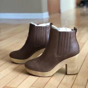 Madewell Wooden-Heel Chelsea Ankle Booties